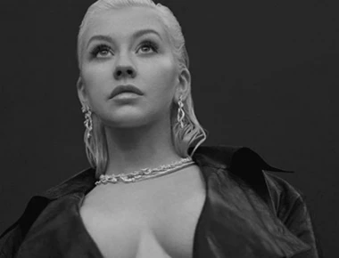 Βίντεο: «Έριξε» το διαδίκτυο το νέο βίντεο κλιπ της Κριστίνα Αγκιλέρα - Πιο αισθησιακή από ποτέ!